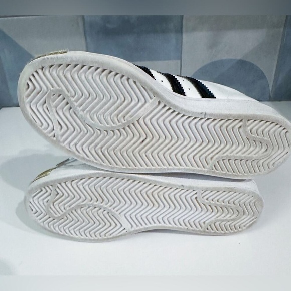 Adidas gold toe Superstar sneakers - Picture 7 of 16
